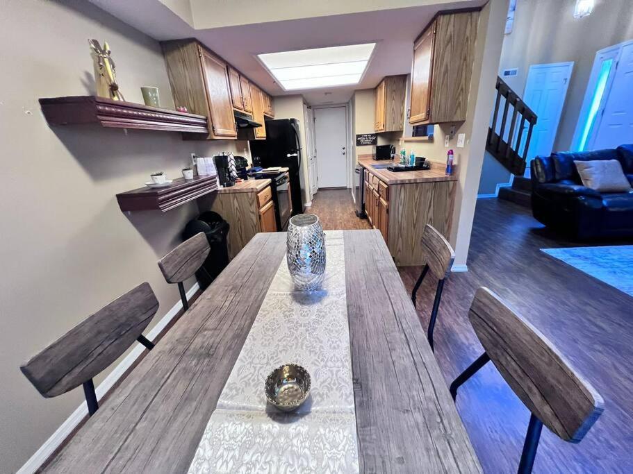 Апартаменты The Cozy Townhouse Wpafb & Wsu Фэрборн Экстерьер фото